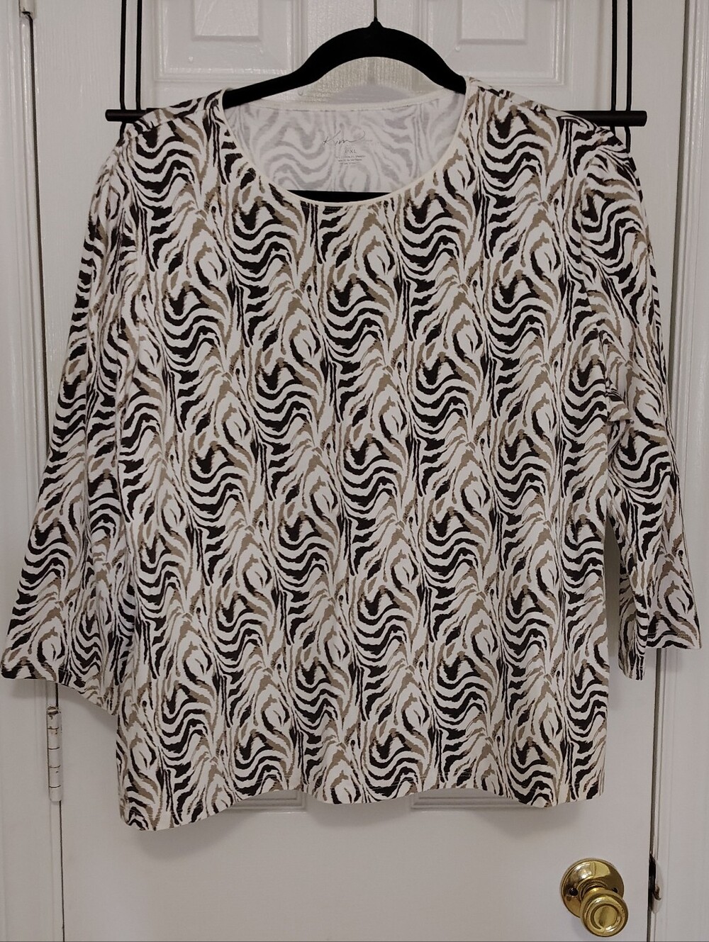 Womens Black and Cream Patterned Scoop Neck Top